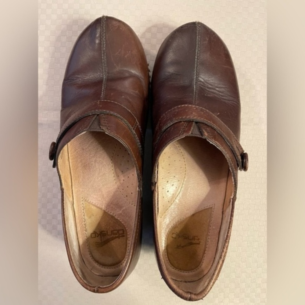 Dansko women’s Solstice Y2K brown leather clogs European 40 (US 9 per charts)​